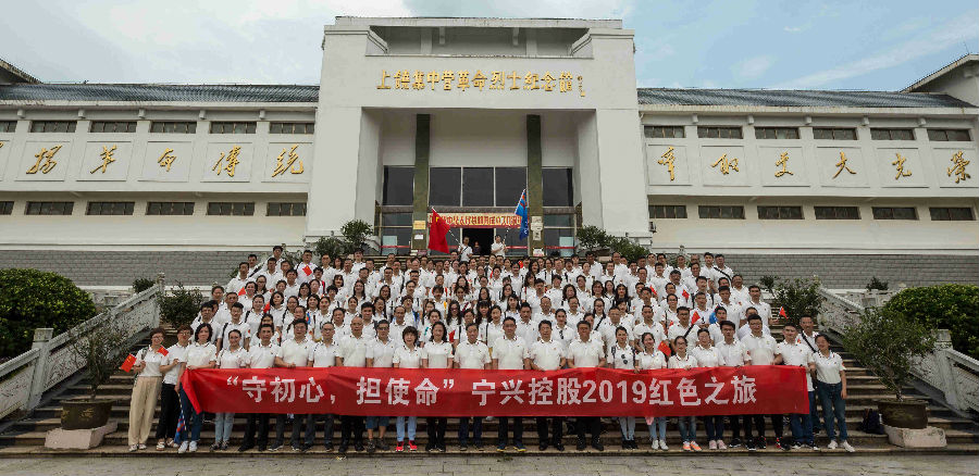 合影 (白)_副本.jpg